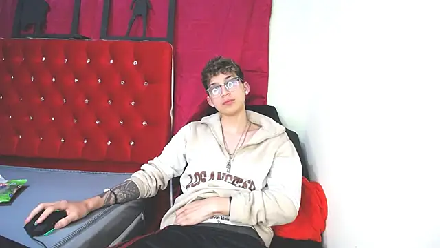 Snapshot of _Thomas_hot_ chatting on February 11, 2025, 6:44 pm Thomas hot online show from February 11, 2025, 6:44 pm