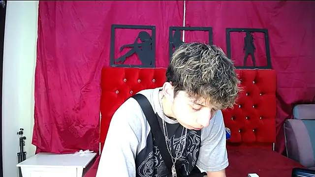 Snapshot of _Thomas_hot_ chatting on February 23, 2025, 3:24 am Thomas hot online show from February 23, 2025, 3:24 am