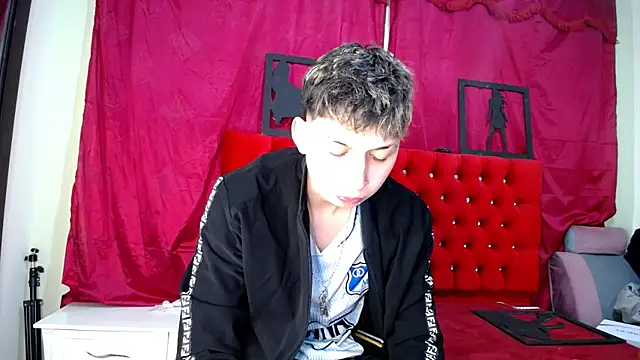 Snapshot of _Thomas_hot_ chatting on March 7, 2025, 1:53 am Thomas hot online show from March 7, 2025, 1:53 am