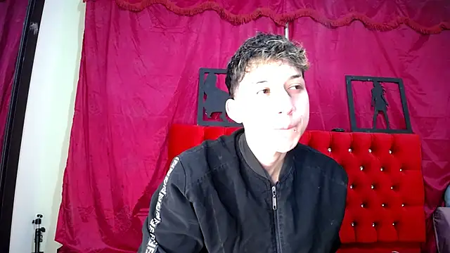 Snapshot of _Thomas_hot_ chatting on March 13, 2025, 12:27 am Thomas hot online show from March 13, 2025, 12:27 am