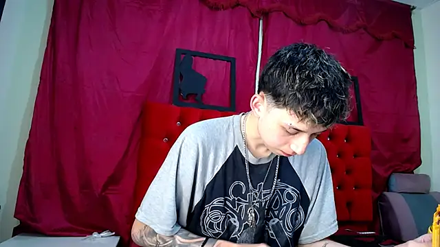 Snapshot of _Thomas_hot_ chatting on March 14, 2025, 9:00 pm Thomas hot online show from March 14, 2025, 9:00 pm
