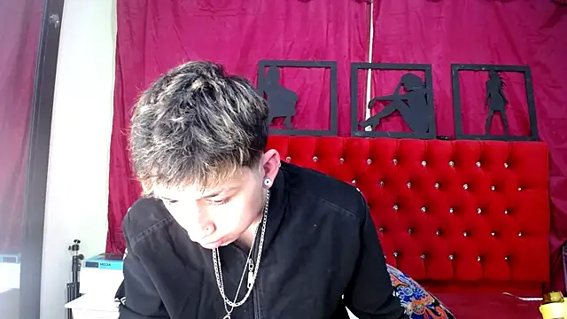 Snapshot of _Thomas_hot_ chatting on March 18, 2025, 7:08 am Thomas hot online show from March 18, 2025, 7:08 am