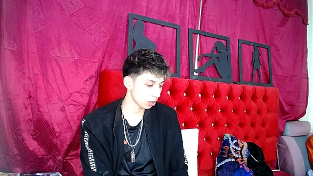 Snapshot of _Thomas_hot_ chatting on March 21, 2025, 3:44 am Thomas hot online show from March 21, 2025, 3:44 am