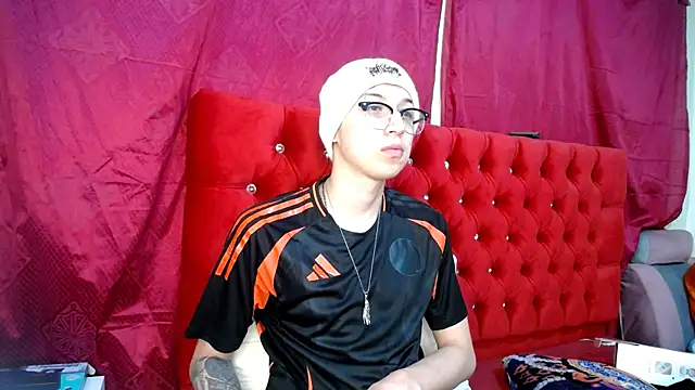 Snapshot of _Thomas_hot_ chatting on March 22, 2025, 2:27 am Thomas hot online show from March 22, 2025, 2:27 am