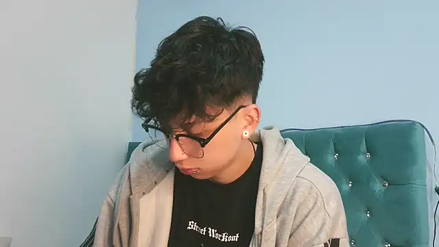 Snapshot of _Thomas_hot_ chatting on April 14, 2026, 4:29 am Thomas hot online show from April 14, 2026, 4:29 am