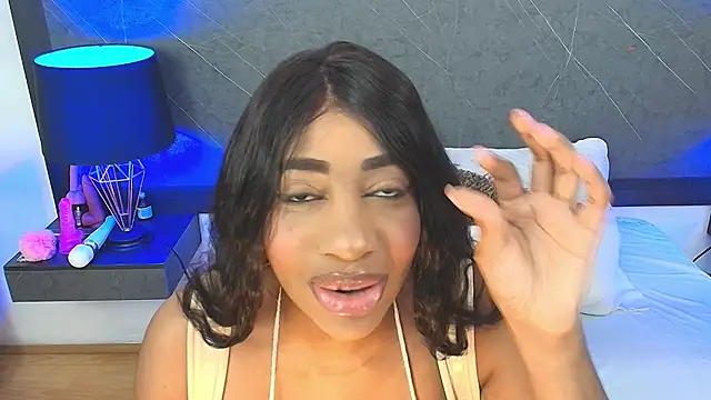 charlottebrowns  online show from December 22, 2024, 1:00 pm