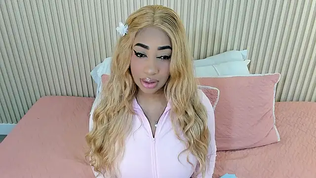 charlottebrowns  online show from May 9, 2026, 12:43 pm
