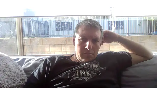 MrIsolated101 online show from October 5, 2025, 11:02 pm