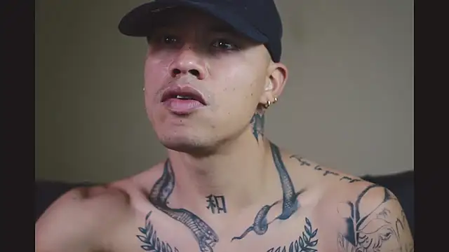 Osiiriis online show from March 4, 2025, 9:43 pm