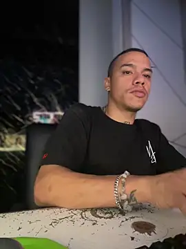 Osiiriis online show from March 12, 2025, 6:07 am