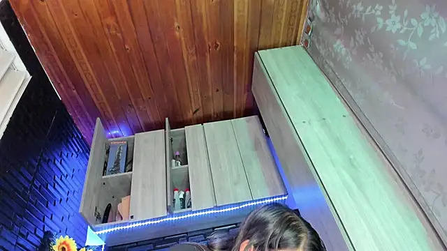 Snapshot of LaureenHills chatting on October 3, 2025, 3:36 am LaureenHills online show from October 3, 2025, 3:36 am