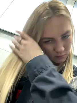 DreamGirl-777 online show from December 3, 2024, 10:17 am