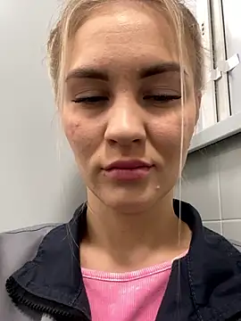 DreamGirl-777 online show from December 4, 2024, 4:21 am