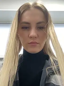 DreamGirl-777 online show from December 9, 2024, 10:54 am