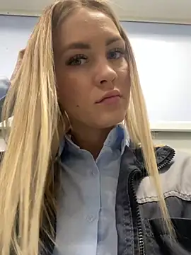 DreamGirl-777 online show from December 10, 2024, 4:45 am