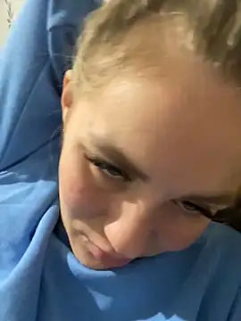 DreamGirl-777 online show from December 11, 2024, 4:42 pm