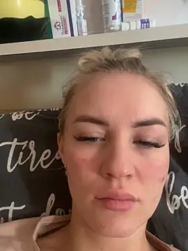 DreamGirl-777 online show from January 25, 2025, 9:04 am