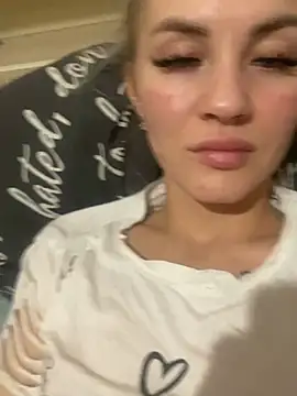 DreamGirl-777 online show from February 1, 2025, 12:47 pm