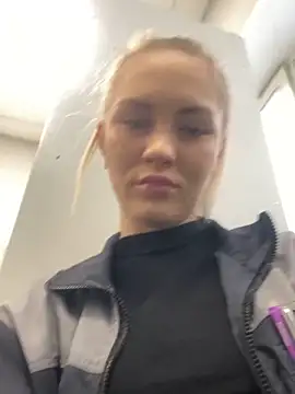 DreamGirl-777 online show from February 26, 2025, 3:53 am