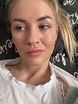 DreamGirl-777 online show from March 7, 2025, 6:13 am