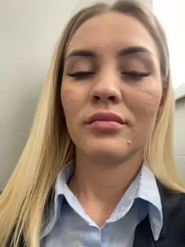 DreamGirl-777 online show from March 18, 2025, 9:09 am