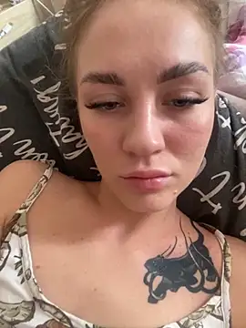 DreamGirl-777 online show from October 4, 2025, 12:03 pm