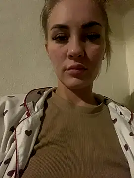 DreamGirl-777 online show from November 9, 2025, 8:29 pm