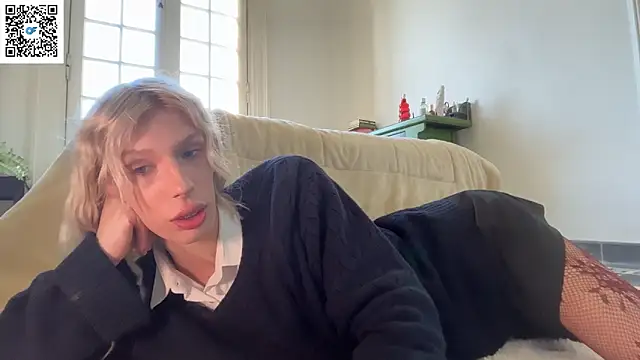 Snapshot of AliceSnowCatt chatting on April 24, 2026, 5:04 pm AliceSnowCatt online show from April 24, 2026, 5:04 pm