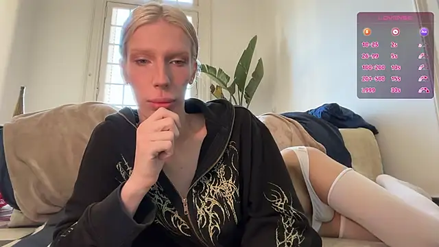 AliceSnowCatt online show from June 23, 2026, 1:20 pm