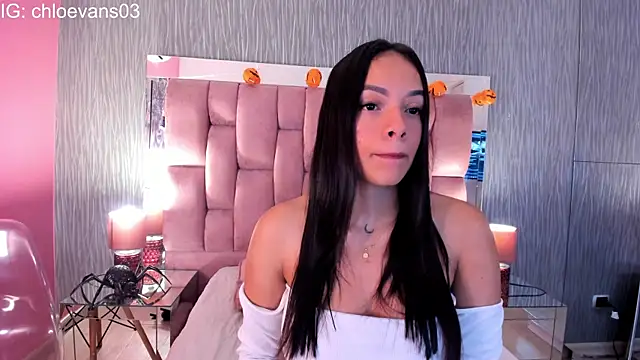 Chloe evans   online show from October 25, 2025, 11:40 am