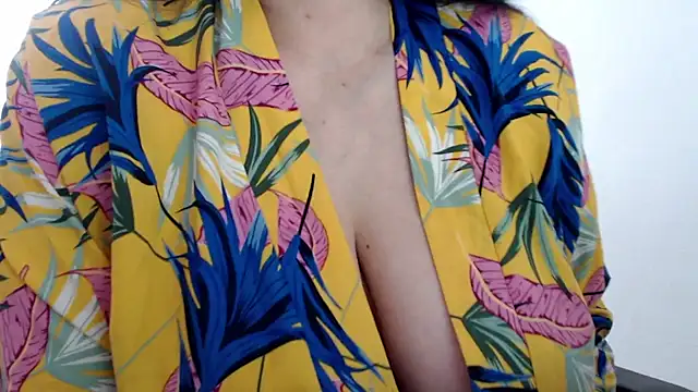 Snapshot of missdaniels chatting on March 15, 2026, 4:24 pm missdaniels online show from March 15, 2026, 4:24 pm