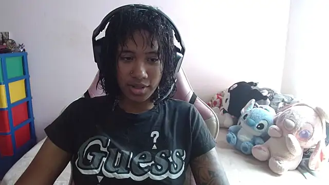 TiffanyRoouse online show from September 28, 2025, 3:28 pm