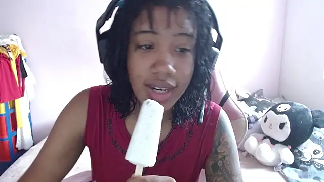 TiffanyRoouse online show from October 4, 2025, 7:23 pm