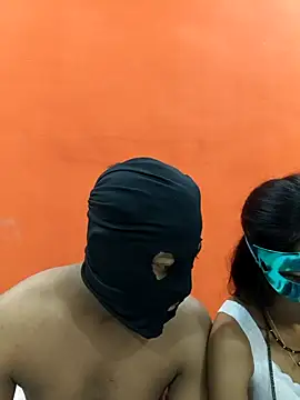 Snapshot of sexycouplemh09 chatting on March 8, 2026, 5:22 am sexycouplemh09 online show from March 8, 2026, 5:22 am