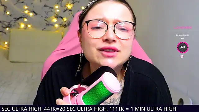 me  hanna online show from March 3, 2025, 11:56 pm