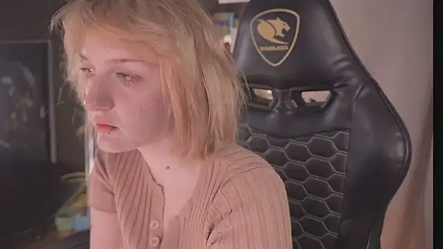 ELLIEJAY online show from January 11, 2026, 12:21 pm