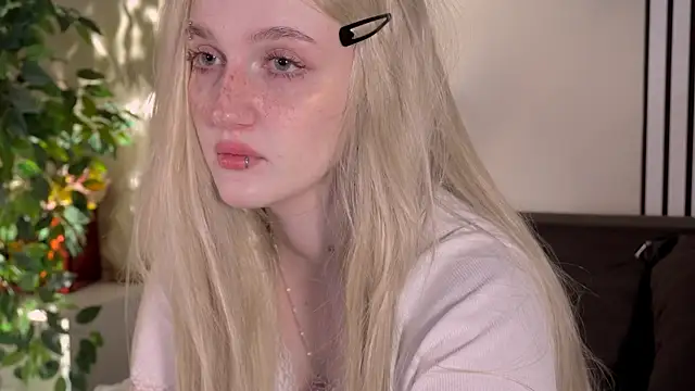 Snapshot of ELLIEJAY chatting on April 17, 2026, 5:21 am ELLIEJAY online show from April 17, 2026, 5:21 am