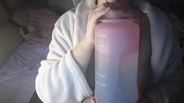 Snapshot of MommyLoveAanal chatting on October 30, 2025, 9:37 pm MommyLoveAanal online show from October 30, 2025, 9:37 pm