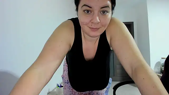 amiraisa11 online show from January 10, 2025, 1:42 am