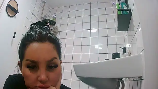 Snapshot of magical_mia chatting on September 28, 2025, 4:45 pm magical mia online show from September 28, 2025, 4:45 pm