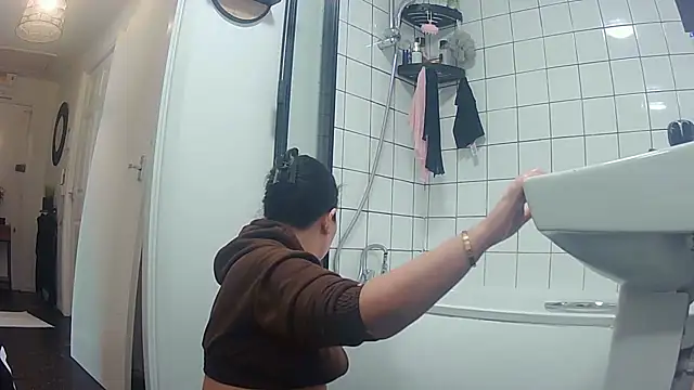 Snapshot of magical_mia chatting on October 9, 2025, 1:09 pm magical mia online show from October 9, 2025, 1:09 pm