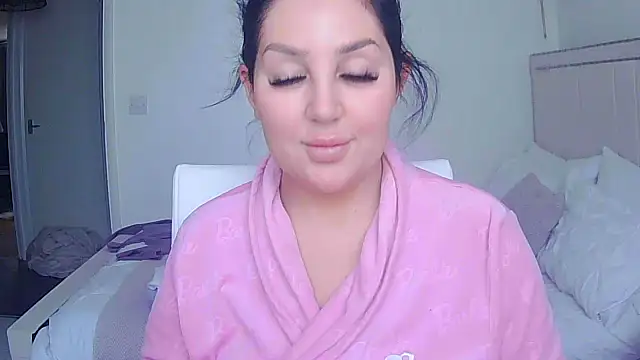 Snapshot of magical_mia chatting on October 21, 2025, 10:05 am magical mia online show from October 21, 2025, 10:05 am