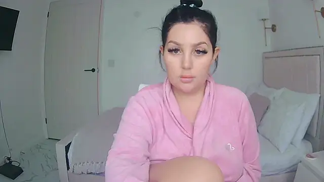 Snapshot of magical_mia chatting on October 23, 2025, 11:31 am magical mia online show from October 23, 2025, 11:31 am