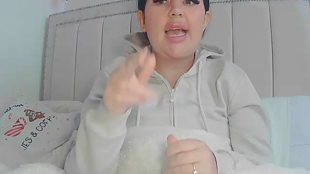 magical mia online show from November 18, 2025, 2:43 pm