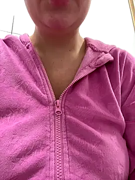 magical mia online show from December 5, 2025, 10:02 am