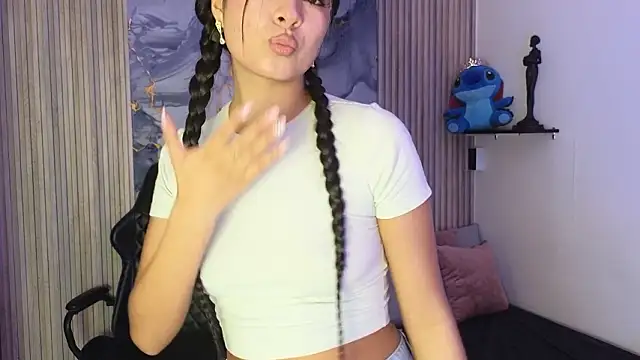 Snapshot of LissaWiild chatting on March 4, 2026, 8:15 pm LissaWiild online show from March 4, 2026, 8:15 pm