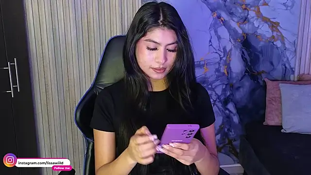 Snapshot of LissaWiild chatting on March 7, 2026, 2:03 pm LissaWiild online show from March 7, 2026, 2:03 pm