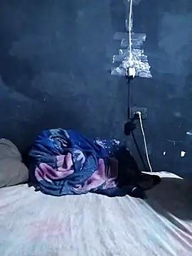 Hevellyn  online show from February 6, 2026, 2:27 am