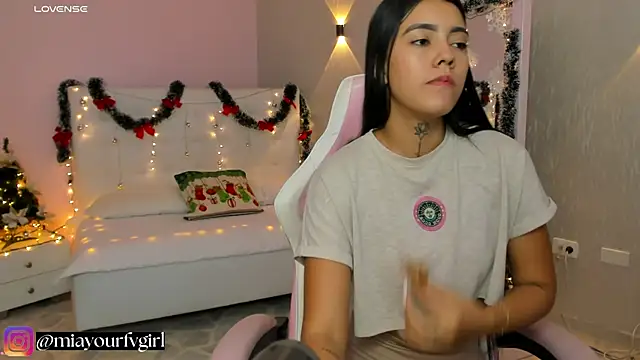 Snapshot of miagomezweb1 chatting on December 6, 2024, 3:33 pm miagomezweb1 online show from December 6, 2024, 3:33 pm
