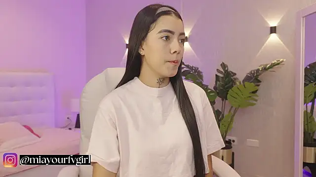 Snapshot of miagomezweb1 chatting on September 30, 2025, 1:05 pm miagomezweb1 online show from September 30, 2025, 1:05 pm